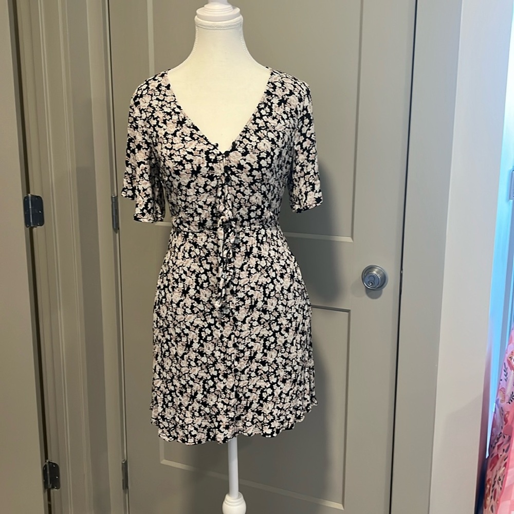 Abercrombie & Fitch Black and White Floral Wrap Dress